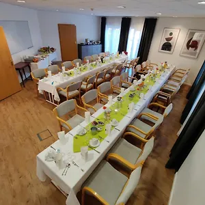 hotel-cafe-rathaus.com-bavaria.com/
